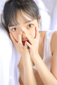教室里的娇吟h